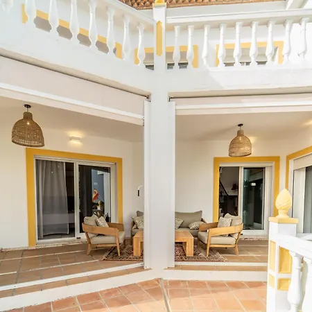 Del Sol Elviria Villa