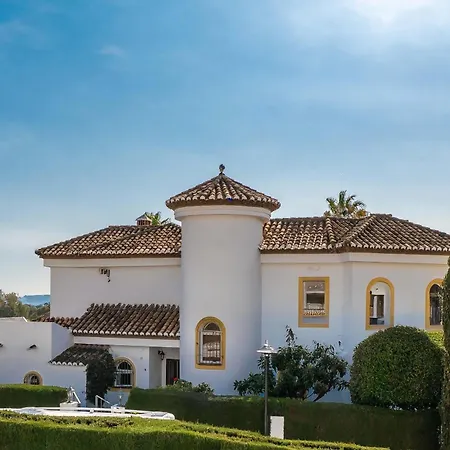 Del Sol Elviria Villa *